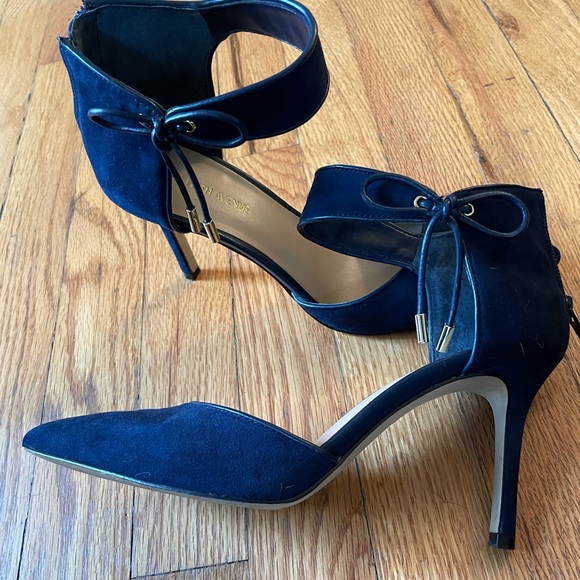 We are Lacey and Leah - Picture 2 of 4